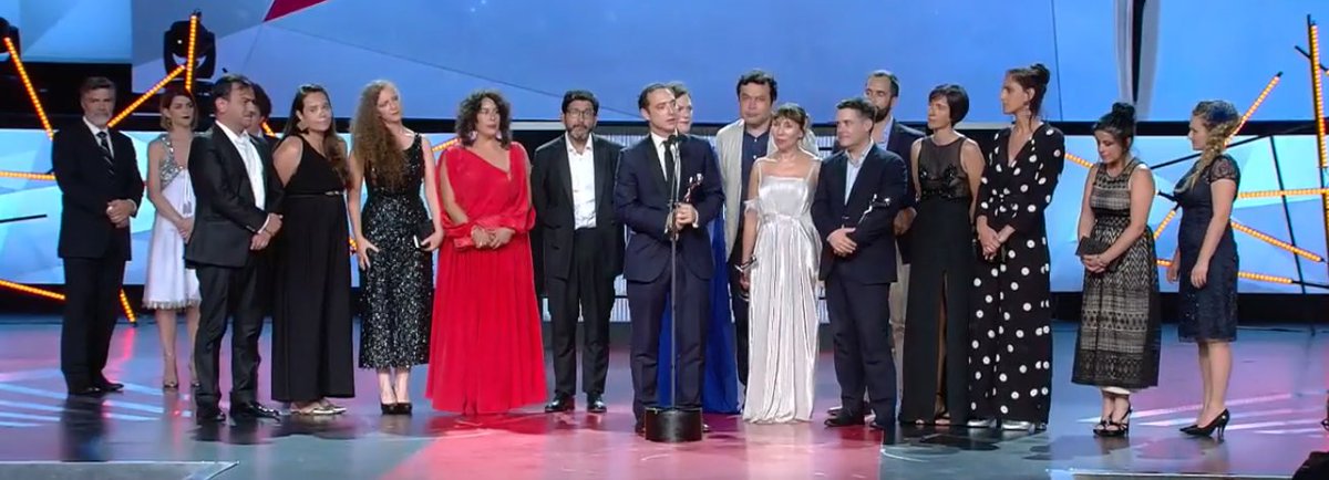 zoombackcine's tweet photo. ¡Una gran noche para el cine chileno! #UnaMujerFantástica recibe el galardón de Mejor película y se consagra como la gran triunfadora de los #PremiosPlatino2018 con 5 reconocimientos https://t.co/esLrLOIaJC https://t.co/KmEroduZkD