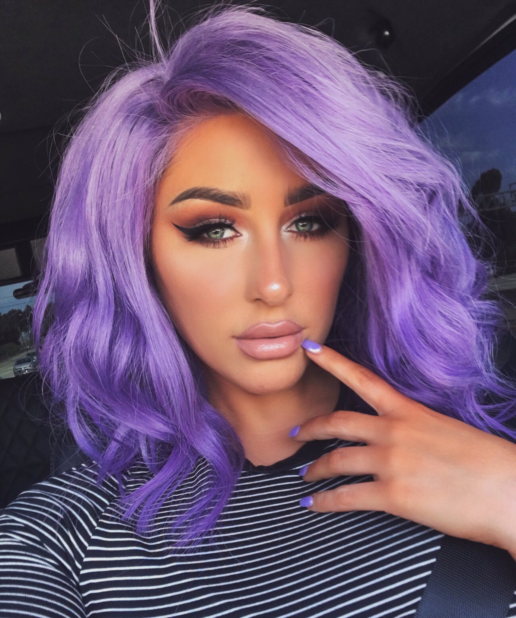 Пастельно фиолетовые волосы