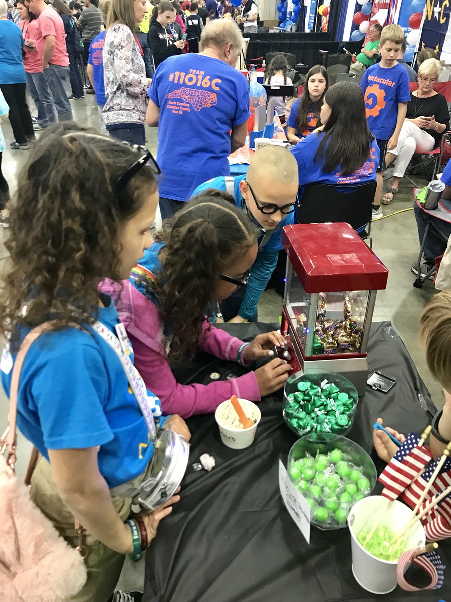 EckerDustin's tweet photo. More of @GrassyCreekElem Nerd Patrol fun at @VEXRobotics Worlds today! #WarrenMatters #VEXRobotics #vex #VEXWorlds2018 #VEXIQ #NerdBot #NerdPatrol #OMGrobots https://t.co/QWOWskSaFg