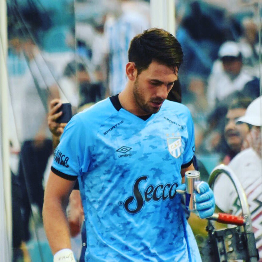 18Maxiilo's tweet photo. Feliz Cumple @AbatallaOK de a poco te vas metiendo en el corazon de cada #Decado, deja todo por la #CelesteyBlanca 💙 https://t.co/qwLFqtRlzd