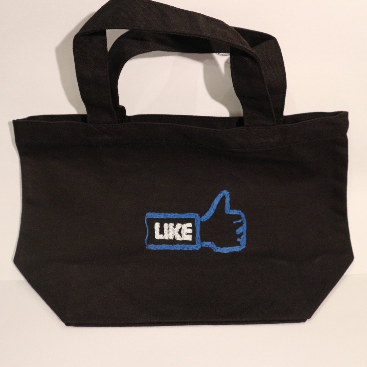 R_s0722's tweet photo. 次の新作はLIKE ミニトートバックです👜ランチやお散歩などちょっとした時に便利です🤩販売はミンネとイベント(5/26.27)限定です😍お早めに〜！！
R‘S  https://t.co/caAwPBFh3b
  - ハンドメイドマーケットminne（ミンネ）#ハンドメイド売りたい買いたい #インスタばえ #ミンネで販売 https://t.co/euoAbLqBKx