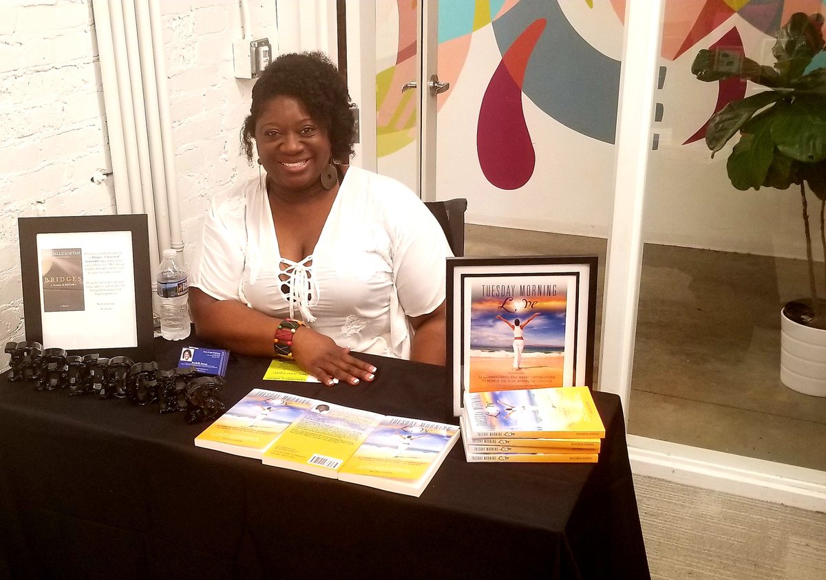 rsoetan's tweet photo. A fantastic time, soulful camaraderie, sunny aura, and creative sisters at Cocktails & Creatives Sip & Shop Saturday in #Baltimore. #books #authorscorner #artists #writers #gratitude #TuesdayML #WomenCreativesChat https://t.co/Bh1V3sdEq6