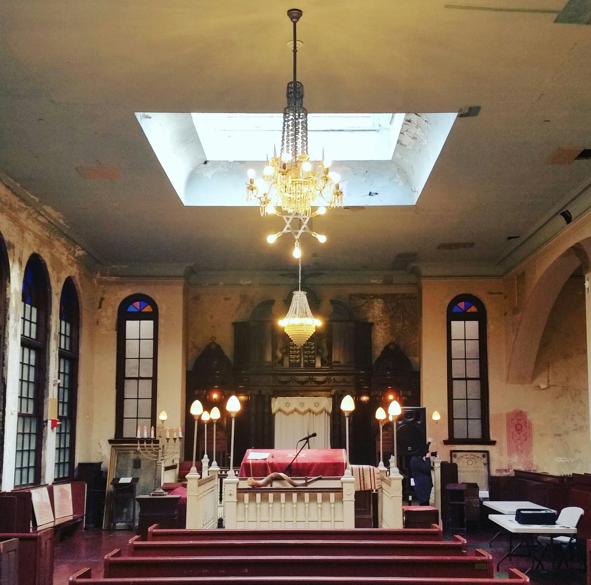 What joy to be able to visit #Boston's oldest intact synagogue <a href="/vilnashul/">Vilna Shul</a> when my daughter's a capella group <a href="/KolEchadBU/">Kol Echad</a> performed here!