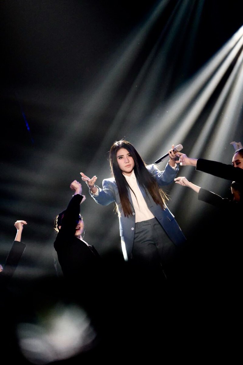 Penampilan <a href="/ViaVallen01/">VIA VALLEN</a> tadi malam di #IndonesianChoiceAwards sgt luar biasa.  Terima kasih Via Semoga senang dgn kemasan yg kami <a href="/netmediatama/">Netmedia</a> persiapkan.