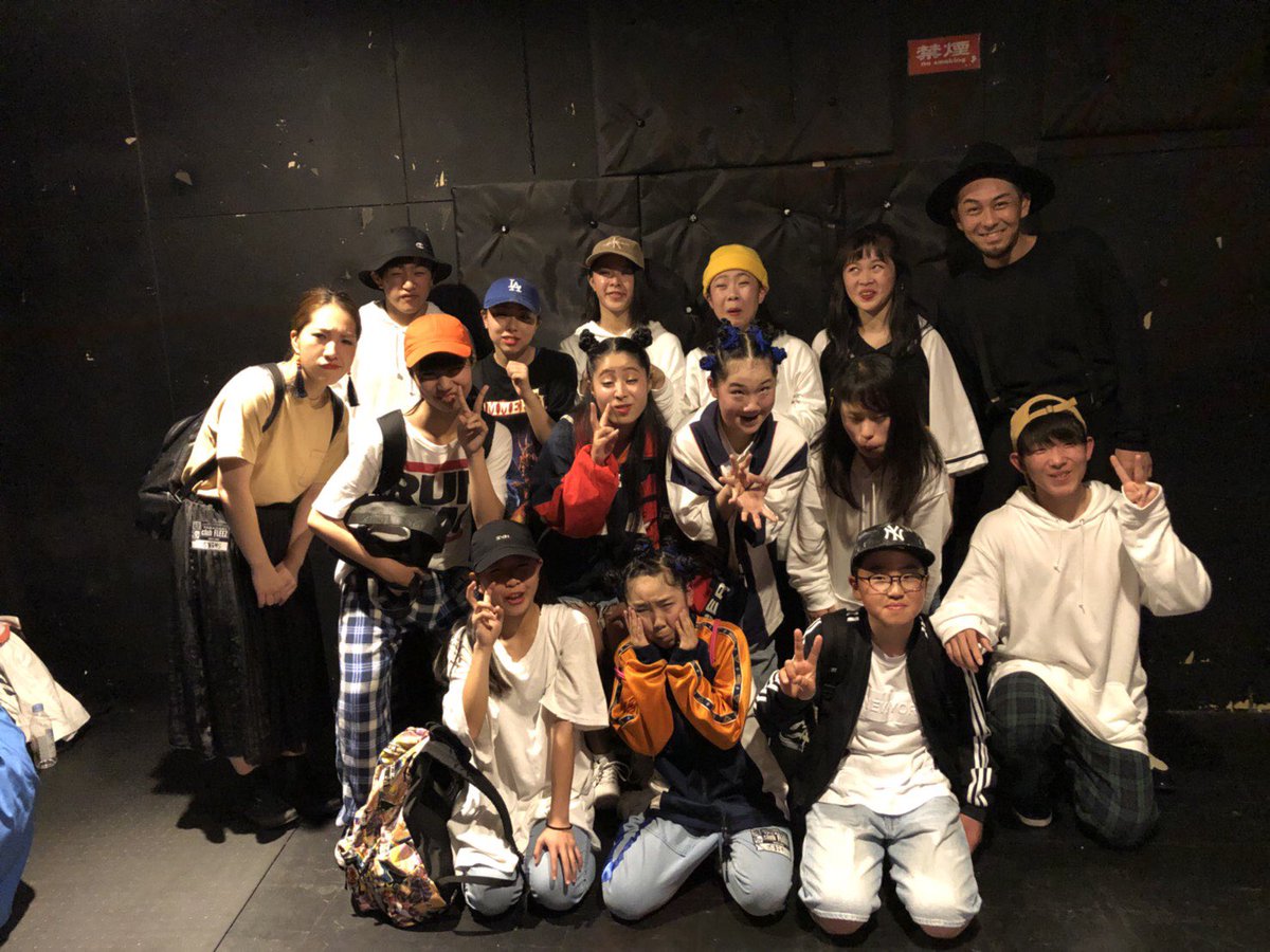 zerosen_ca's tweet photo. 先日4/29(土)、『太鼓判』でZEROSENの生徒がオープニングアクトとして大いに会場を盛り上げました‼️✨🤘🏻

#ZEROSEN #dance #太鼓判 #イベント #出演 #高崎 #FLEEZ #レオさん #ありがとうございました #でぼじぃ #湯もみチーム #Hi_Z #TSUKINO一般クラス # youngmeetingチーム #お疲れ様でした https://t.co/ynKfunbHiQ