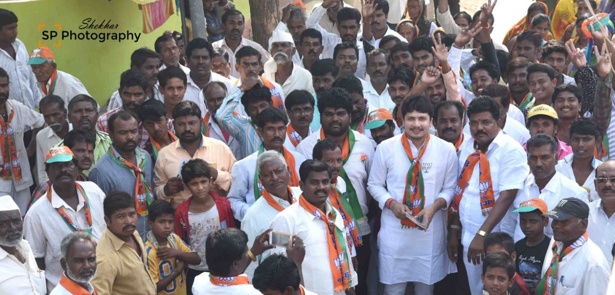 PatilAstagi's tweet photo. ಕಲಬುರ್ಗಿ ನಗರದ ಹಲವು ಬಡಾವಣೆಗಳಲ್ಲಿ  ರಾಜ್ಯ ಬಿಜೆಪಿ ಎಸ್ಸಿ ಮೋರ್ಚಾದ ಅಧ್ಯಕ್ಷರಾದ ಶ್ರೀಡಿ.ಎಸ್.ವೀರಯ್ಯ ಅವರು ಶಾಸಕರಾದ ಶ್ರೀ  @AppugoudaPatil ರೇವೂರ್ ಅವರ ಪರ ಮತಯಾಚನೆ ಮಾಡಿದರು https://t.co/OjIORsd6rm