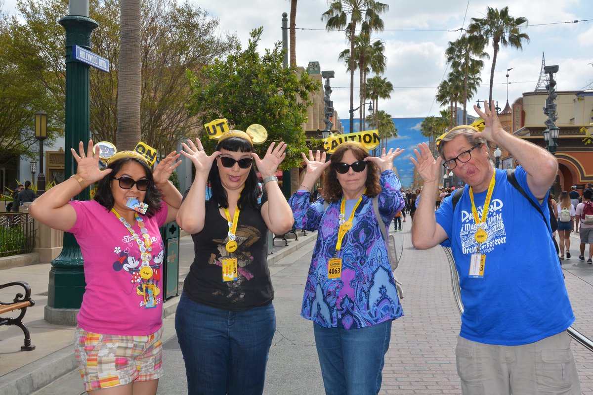 dolce4ami's tweet photo. Getting our game faces on! @MouseAdventure #MAUnderConstruction #PeanutGallery #Team4063 https://t.co/sjCfrnOZGn