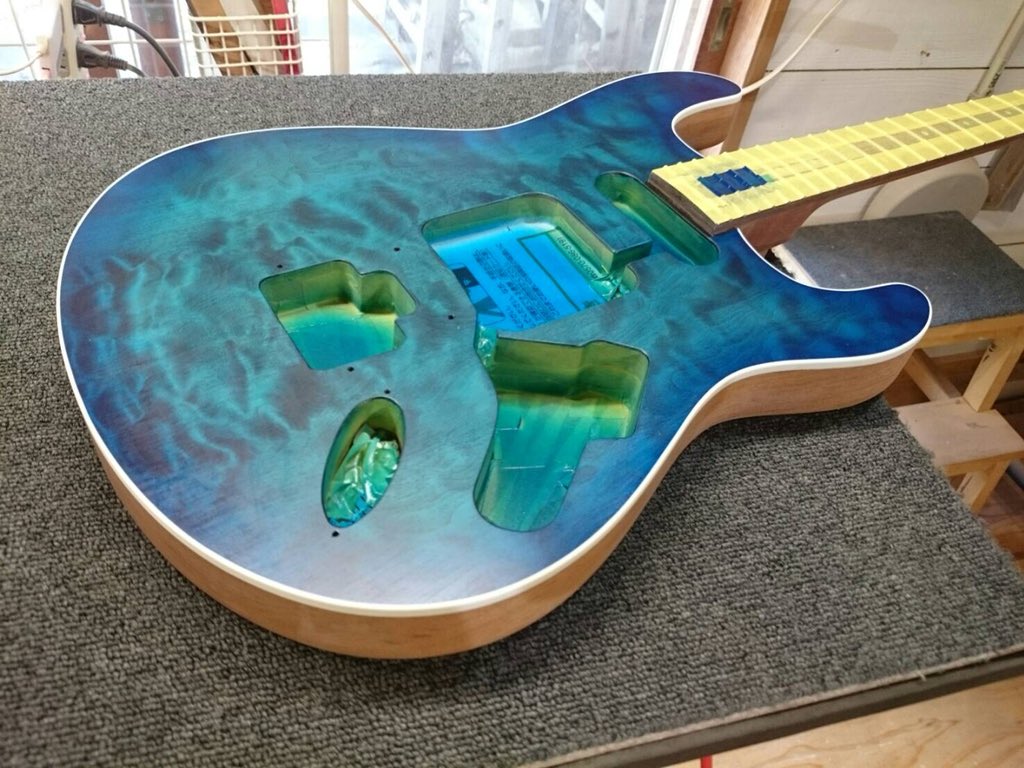 kzguitar's tweet photo. KzSTモデルの塗装工程順調に進めております。

この後トップコートが乗ると、さらに鮮やかに発色します。

ご期待ください！

#kzguitar #kzst https://t.co/C569JOtT5r