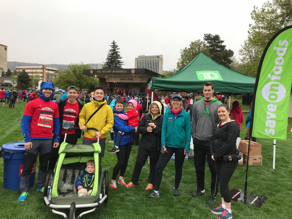 BairdLindy's tweet photo. #boogiethebridge  the TD team getting ready to run a little wet but another great event. Year 21 for Boogie The Bridge https://t.co/7ndAiOlhXN