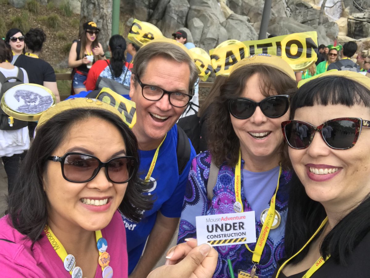 dolce4ami's tweet photo. Packet pickup pic before the game begins! @MouseAdventure #MAUnderConstruction #PeanutGallery #Team4063 https://t.co/N5RePcpvgA