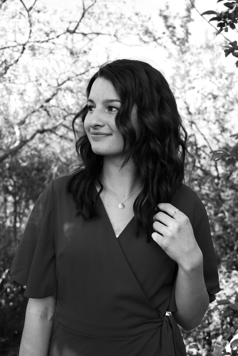 emmlonghurst's tweet photo. hey wussup dm me ur address thx I’m graduating probably https://t.co/g1QmYwqLFS
