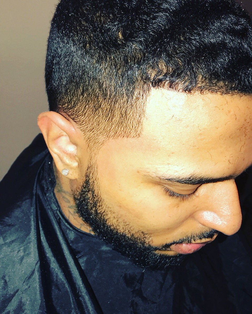 fadesbyjackson's tweet photo. #taper #lasvegas #lasvegasbarber #vegasbarber #702barber #mobilebarber #simplecut #barberlife #hendersonbarber https://t.co/VhpZvWQZOr