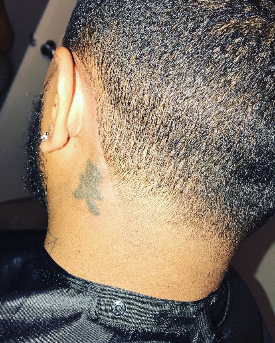fadesbyjackson's tweet photo. #taper #lasvegas #lasvegasbarber #vegasbarber #702barber #mobilebarber #simplecut #barberlife #hendersonbarber https://t.co/VhpZvWQZOr