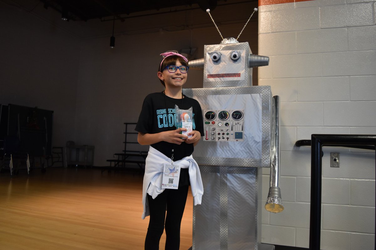 Rivera_TechEd's tweet photo. Thank you @coding4TX for providing door prizes for our participants! The students were excited when they saw them! #RSACodeJam #CSforAll #TeachCode https://t.co/mxLIUhdhno