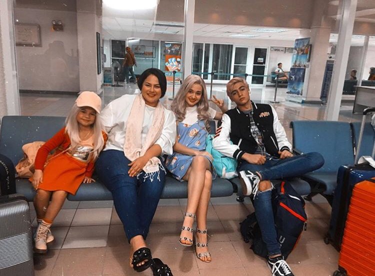 xiamaravigor's tweet photo. See you in the big screen soon! 🎬 @Estrada21Karla @Kbalinger @itsmeMarcoG https://t.co/sp1O1VexUu