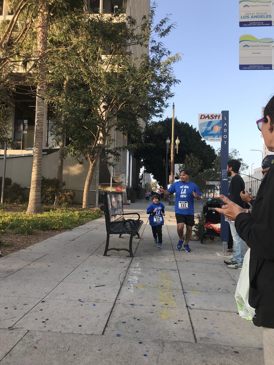 memdiesel's tweet photo. #rundalay #weRone little kids with William #werunlacrew https://t.co/NO6uMRuIHQ