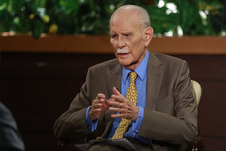 José Vicente Rangel accuses the right of being involved in a coup.