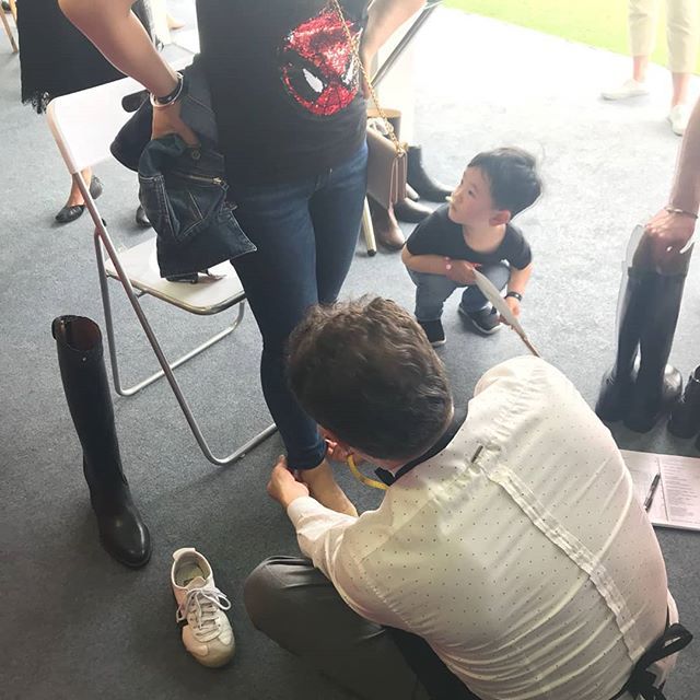 RobsBalestra's tweet photo. MERAVIGLIA news Tailor made session
.
.
.
#showjumping #dressage
#TailorMade #shopping #Meraviglia #Italy #boots #ankleboots #dress #madeinitaly #fashion #horse #showjumping #horsesofinstagram #MeravigliaProject #destinazionemarche #cheval
#equestrian #equestrianstyle #equ… https://t.co/bzRE70sn65