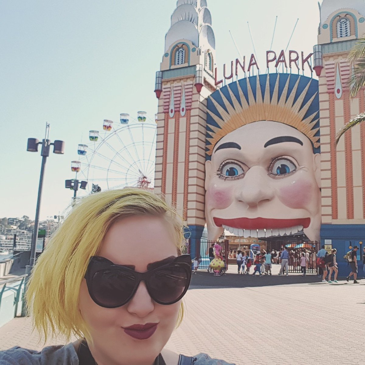 closeaccont's tweet image. #NewProfilePic