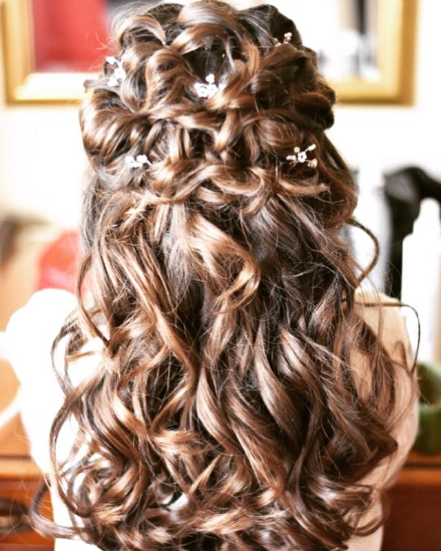 Beautiful Bride Daisy who married at #Gaynespark #wedding #weddinghair #Bride #Essexgirl #hairideas <a href="/gail_gardner/">Gail Gardner</a> gailgardner.co.uk