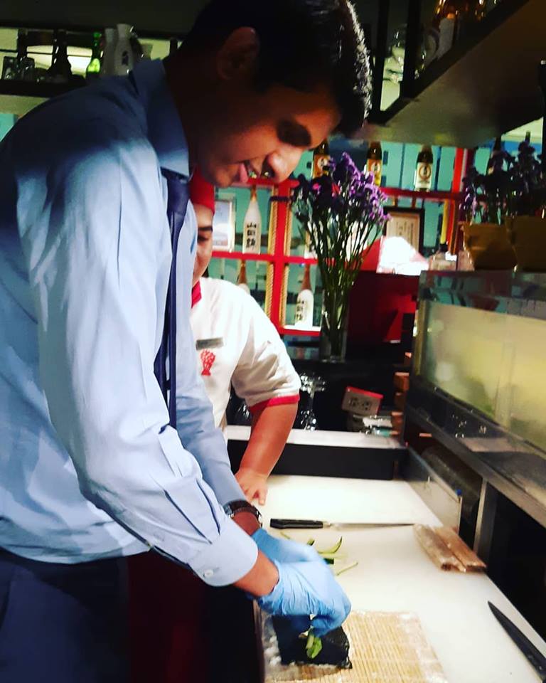 GjGovind1's tweet photo. #anyonecancook why can't I. Life is all about fun at #MyMinor #sushi #maki #japanesefood #foodiegram #dinnertime @benihana_avaniatrium https://t.co/5tRaUA6yf9