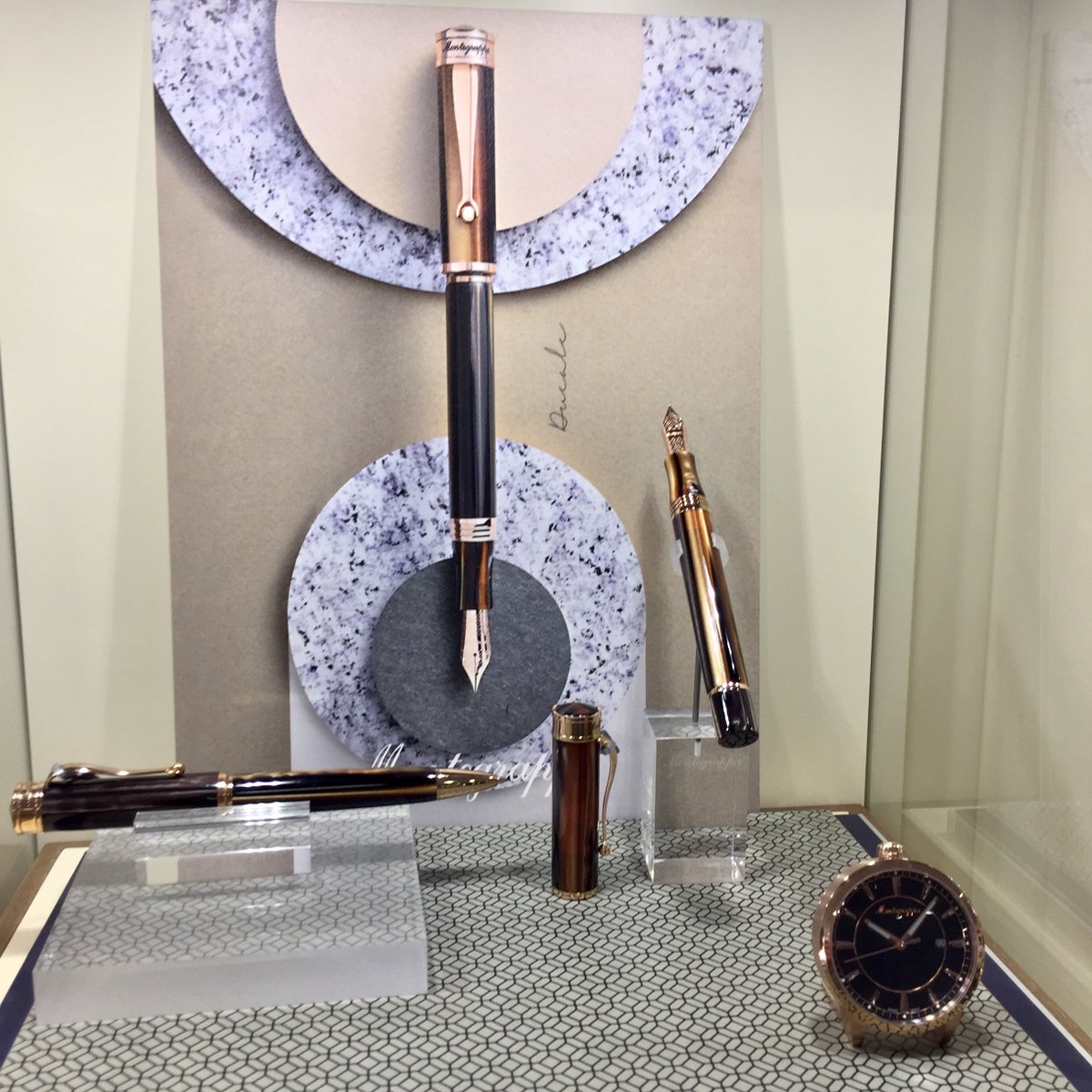 _Montegrappa's tweet photo. #Ручки #Montegrappa #Ducale, Brown Emperador
Настольные #часы #Fortuna #Table_Clock. 
«Монтеграппа», Крещатик, 12
ЦУМ, 1 этаж, Крещатик, 38/2
https://t.co/M08cnm02uJ
https://t.co/IKw8AF0029
#montegrappa_shop, #new, https://t.co/24EYAvP0nb
