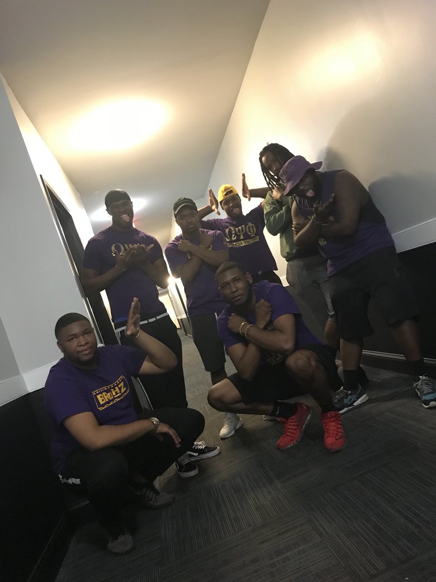 CumoBowman's tweet photo. 18 me PLEASE 

Beta Mu x Alpha Delta Omega https://t.co/LGCzYbCMed