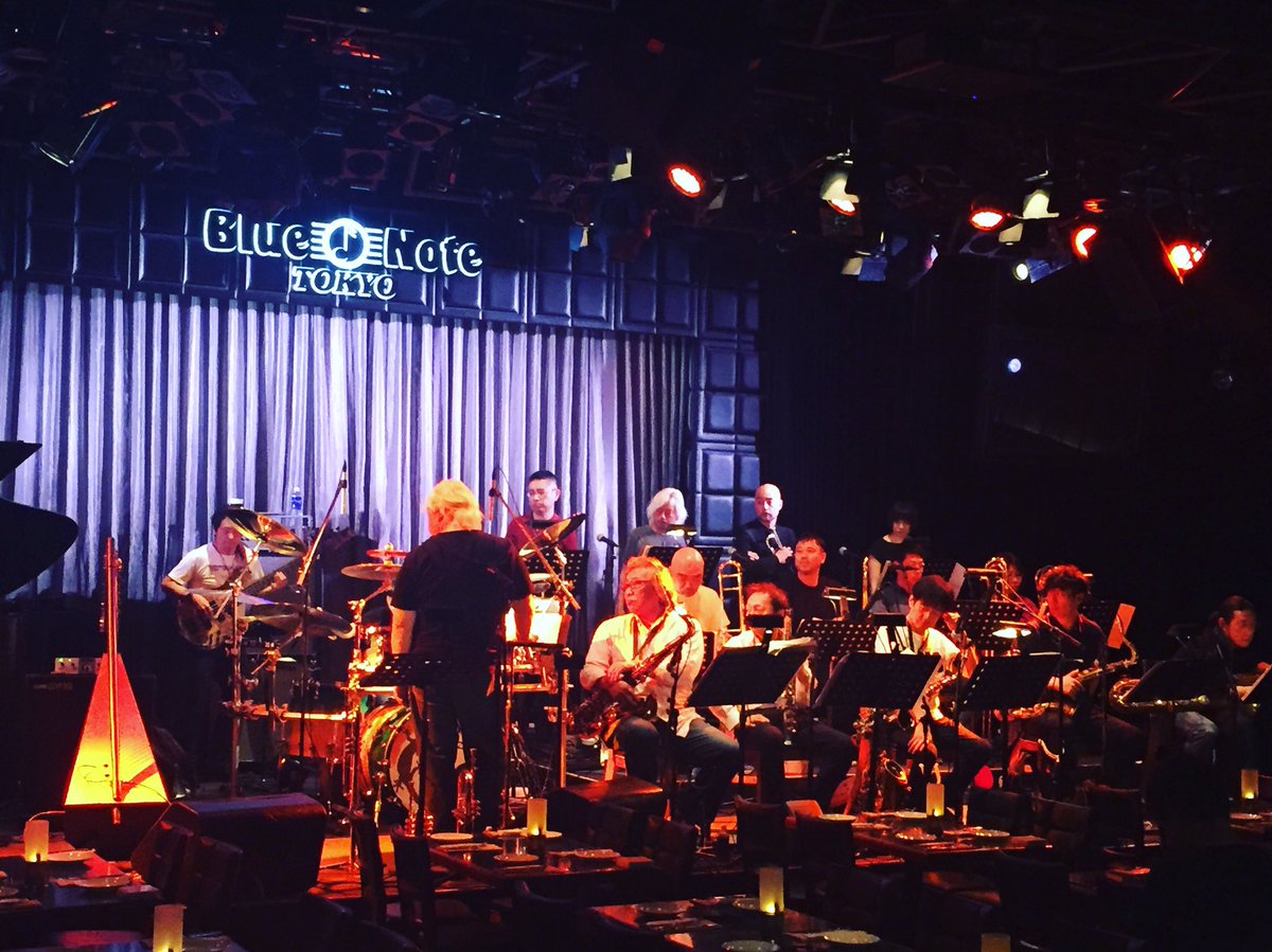 Ready to play tonight with the Bluenote bigband in Tokyo! #edmarcastaneda #bluenotetokyo #harp #bigband #ecllanera #camacharps
