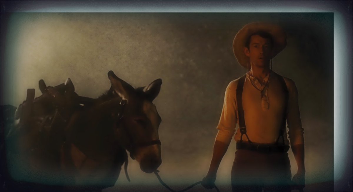 Woke_Dolores's tweet photo. This is the most adorable shot of the entire episode. #freeLee #Westworld #WestworldSeason2 #wokedolores suspenders and a belt is a bit sketchy though, can't trust a man who can't trust his pants #twoasses https://t.co/F60iurgopc