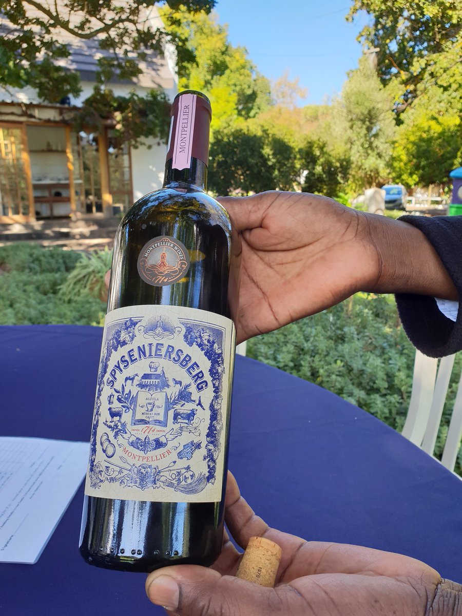 Lloyd Loots tweet media