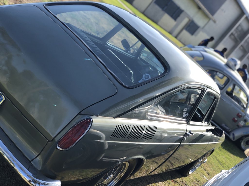 NotUrAvgRayRay's tweet photo. Every time I take FastMoney out, people stop, point, stare and say “DERZMAC” ... that makes me fall in love with my ‘67 Type 3 over and over again ... love my green baby. #type3fastback #type3 #volkschancellors #volkschancellorsracingteam #derzmac https://t.co/c4dTOGhutp