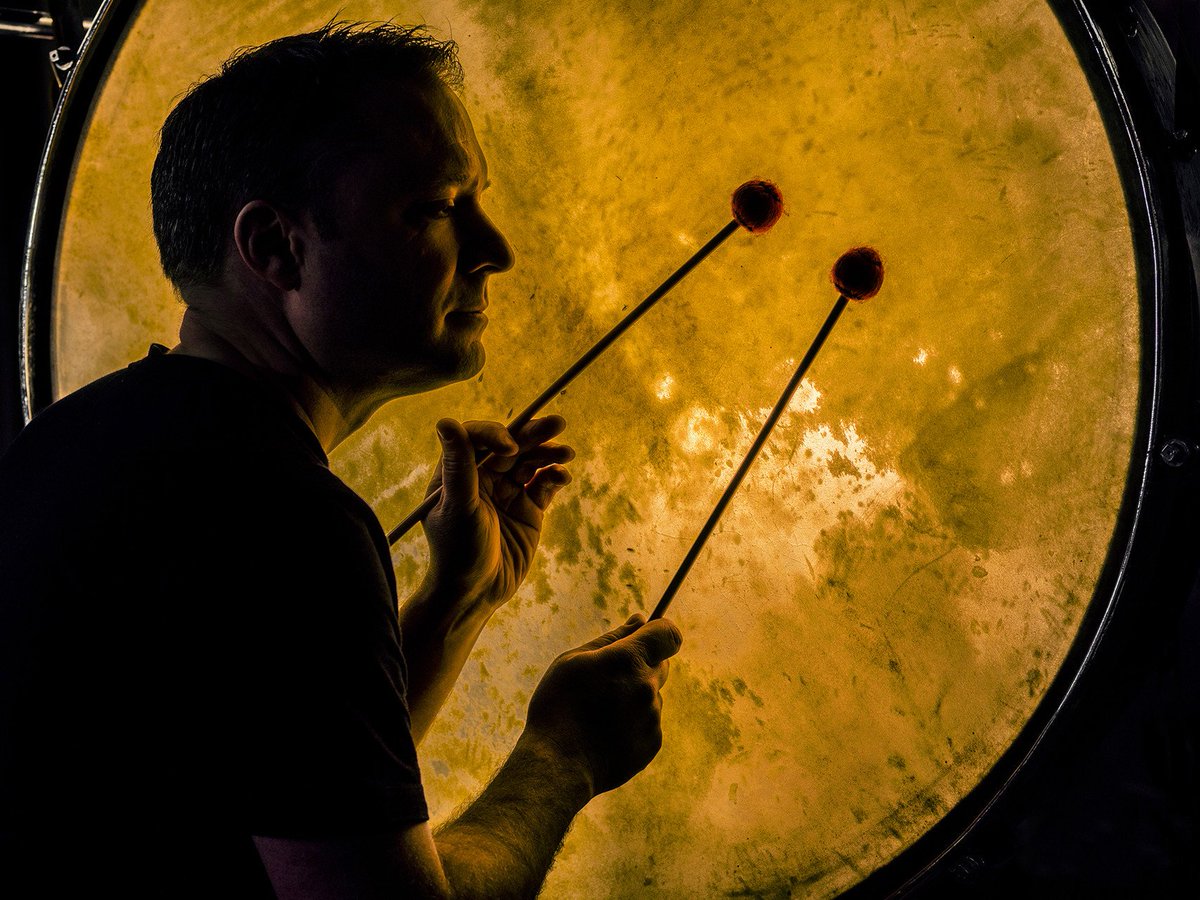 damiendemolder's tweet photo. Colin Currie
Glowing Skin
-
One of a series of portraits of #percussionist #ColinCurrie, shot at the @RoyalAcadMusic for the @bbcproms Guide.
-
#Panasonic #Lumix DC-G9 with #Veydra 35mm T2.2 MiniPrime. #Rotolight #Neo2 &amp; #Anova Pro heads, #Sekonic L-858D. Legs by 3 Legged Thing. https://t.co/CAgOc61HG4
