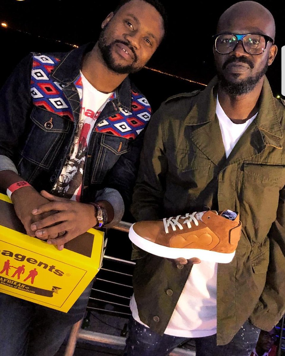 magents's tweet photo. 🙌🏾 #Azania RISES!!!! Salute @RealBlackCoffee @ReasonHD #AzaniaWrapper https://t.co/FGvtLMUAA8