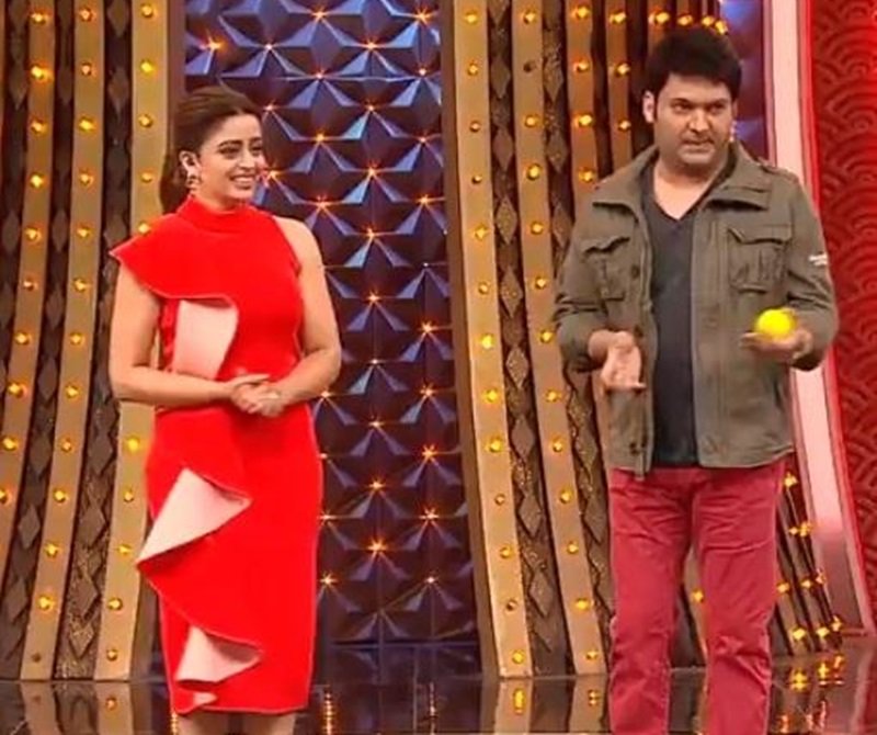 FirangiBlockBst's tweet photo. Yado Ki Barsat Liye
Duao Ki Saugat Liye
Dil Ki Gehrayi Se
Chand Ki Roshni Se
Pholo Ke Kagaz Par
Apke Liye Pyare3 Lafz
I LOVE U👉@KapilSharmaK9😘Me Aa Gayi,Kappu Ke Liye Me Sari Duniya Se Lad Jaungi🌺Kaps Aapne 1000000% Sahi Bola @SpotBoye Ko,Aaaa Thuu2 Preeti,Neeti Simos&amp;VLalwani https://t.co/Jb2XsL2jg2