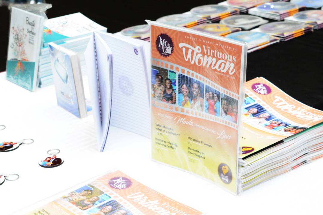 ChristsHeartMin's tweet photo. The newly launched Virtuous Woman Magazine, in French and in English.
#LifeAt360 https://t.co/z5dI1OaH06