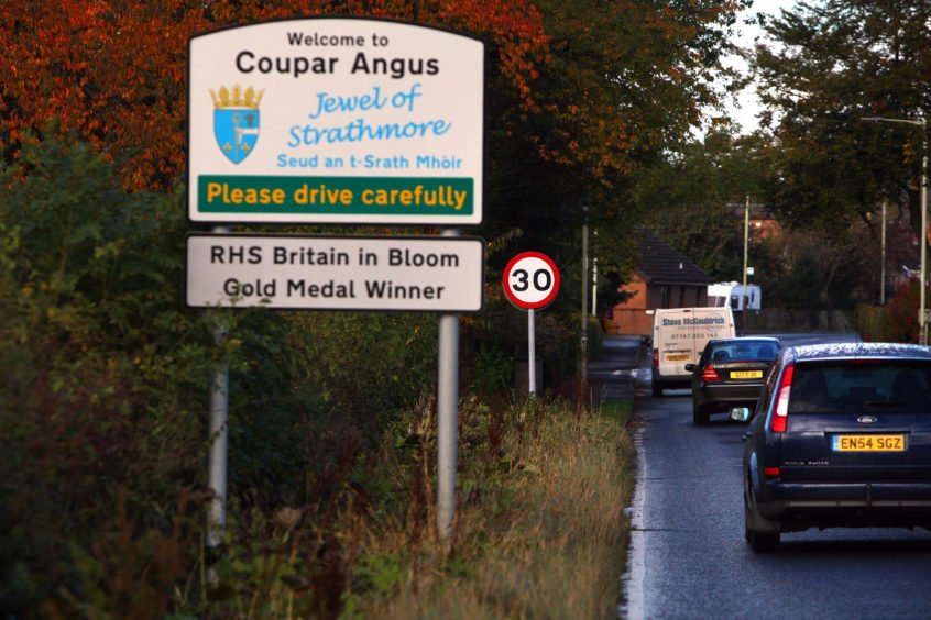 thecourieruk's tweet photo. Survey reveals widespread support for blanket 20mph zone at Coupar Angus https://t.co/xLheovWJHb https://t.co/L0K0jBO0WL