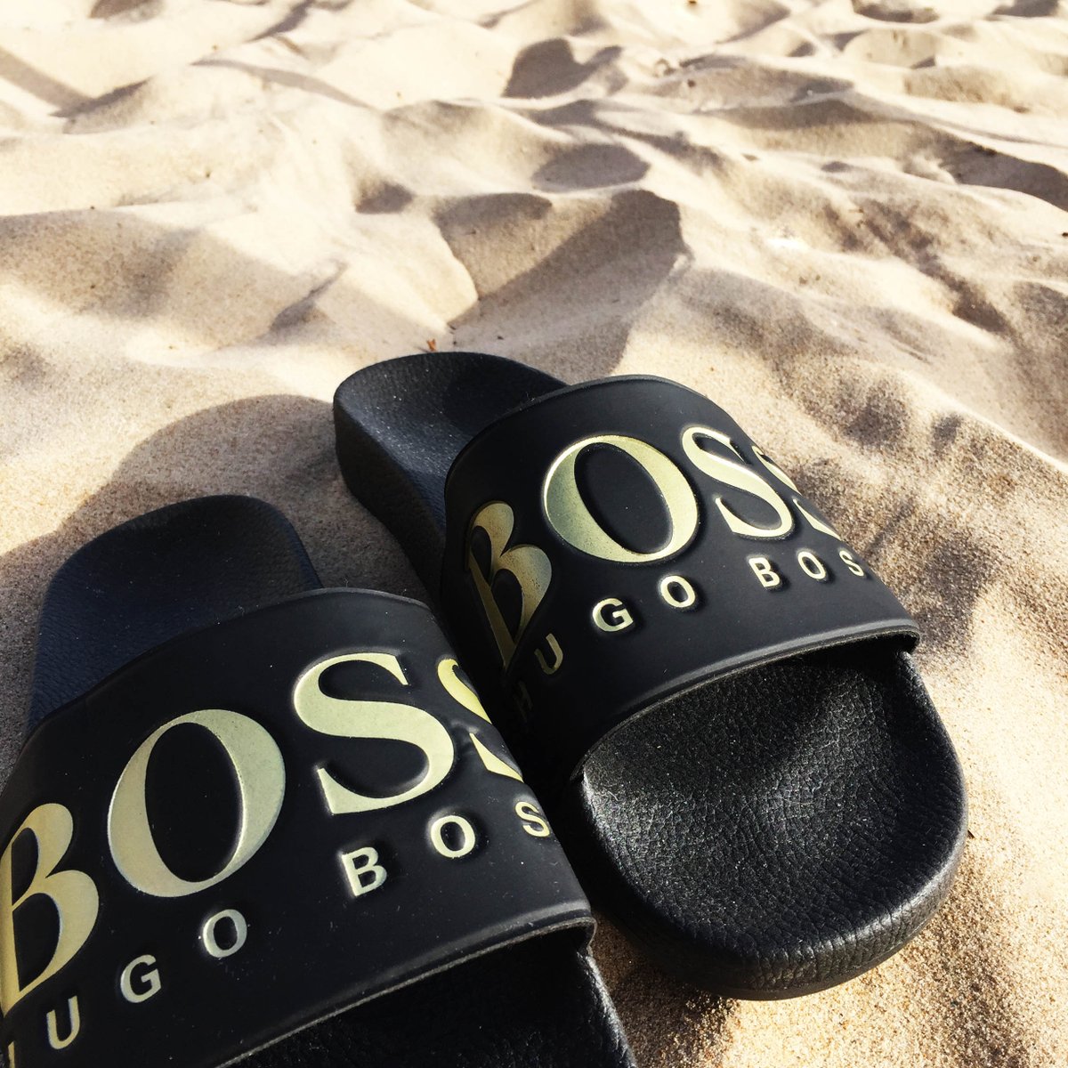 💥 It's Competition Time! 💥
WIN a pair of Exclusive Edition Hugo Boss sliders! 
Just Follow &amp; RT*
#Hugoboss #Giveaway #Freebie #MainlineMenswear
