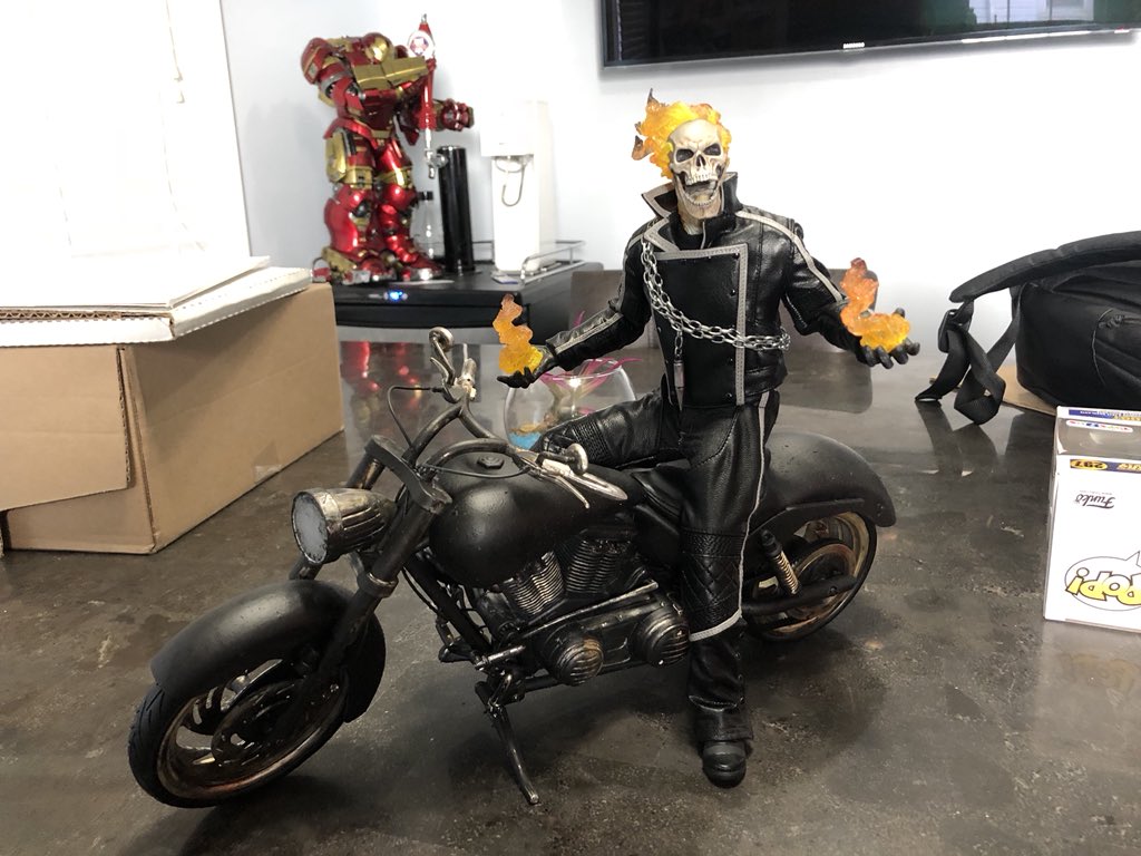 Ma5hko's tweet photo. Here’s my latest creation, a custom #hellcycle for this 1/6 scale @collectsideshow #Ghostrider
#comics #marvel #dc #sculpture #art #statues #toys https://t.co/CD1NzOFRxj