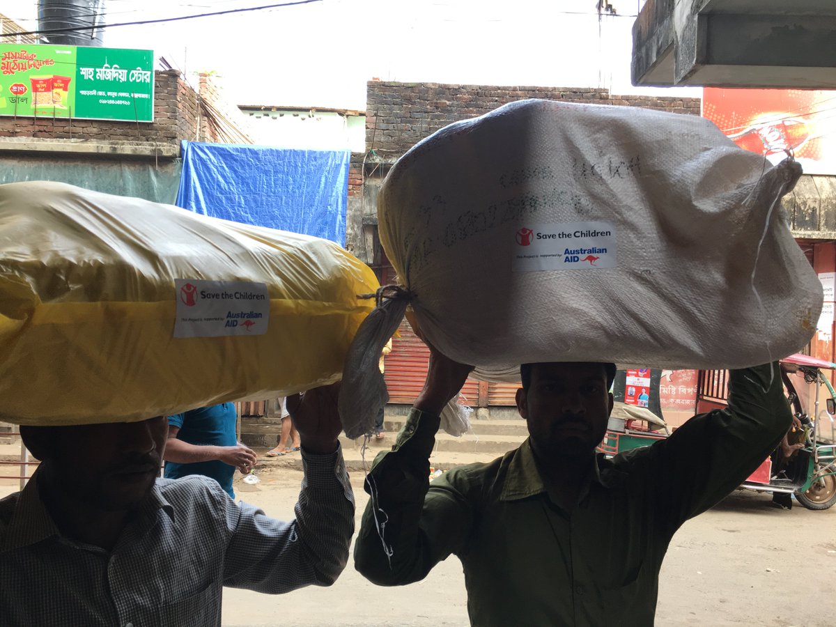 From Cox’s Bazar, a big THANK YOU to <a href="/dfat/">Department of Foreign Affairs and Trade 🇦🇺</a> @JulieBishopMP #AustralianAid for the new A$15 M for Rohingyas. Funds won’t stop storms &amp; rains, but help mitigate their impacts. Save the Children’s Emergency Health Unit is scaling up preparedness work to checkmate disease outbreaks.