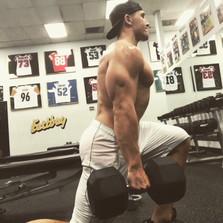 Pres10Vance's tweet photo. Last year at this time I was on crutches. Now I’m stronger than ever. “Never Give Up-John Cena”-Cody Vance #PowerFactory #ChipSmithPerformanceCenter #Eastbay #Dymatize #ORA #MichiganMuscle https://t.co/VFSEAtAdg4