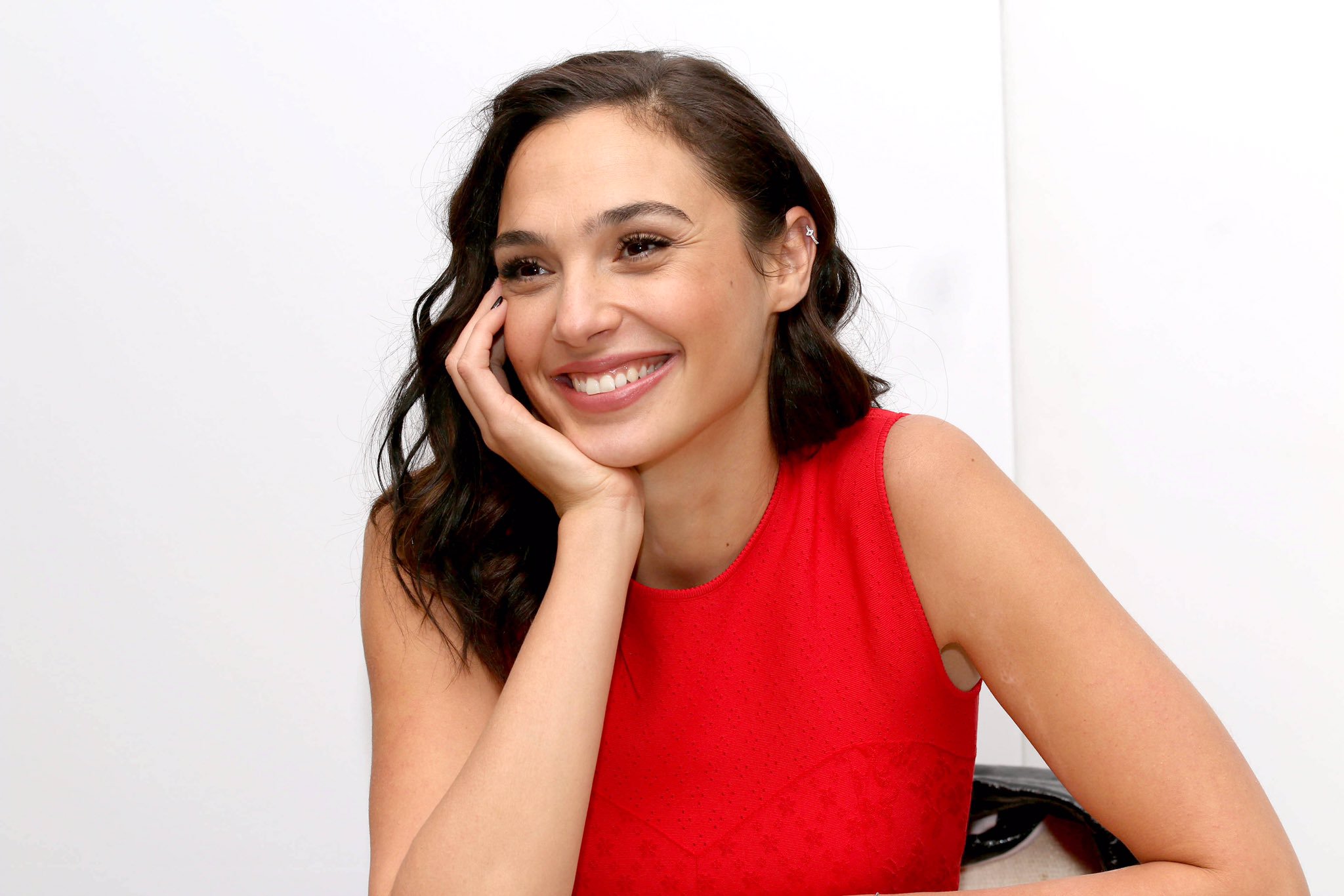 Happy birthday to the most beautiful and talented wonder woman Gal Gadot. 