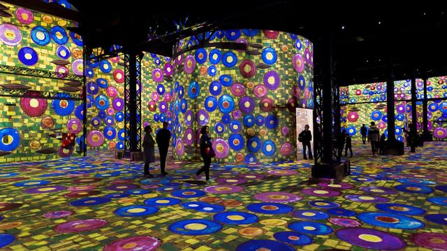 sxnshaxniall's tweet photo. Sinon y'a une expo sur Paris jusqu'à janvier 2019 à l'atelier des lumières, ça à l'air génial https://t.co/GGS5yus7XC