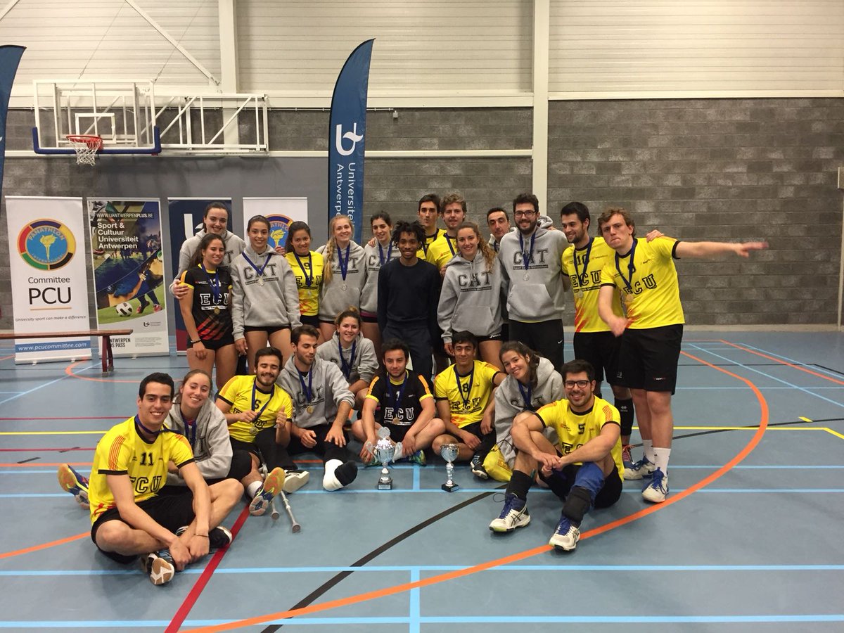 esportcat's tweet photo. Èxit absolut de les seleccions nacionals catalanes universitàries a Bèlgica, durant els #PCUGAMES18 d'Anvers @pcu_committee @esportcatuni @universitatscat @FCF_CAT @VoleiCatala @FCBQ https://t.co/zScTkheHz7 https://t.co/NoapuZWWmP