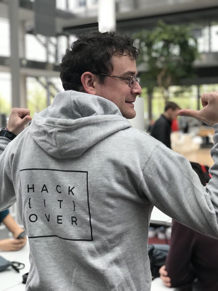 Boostberg's tweet photo. Boostberg at HackIt Over @misulache2008 #boostberg #talanx #hackitover #hackthonhannover https://t.co/snA5Z54ozl