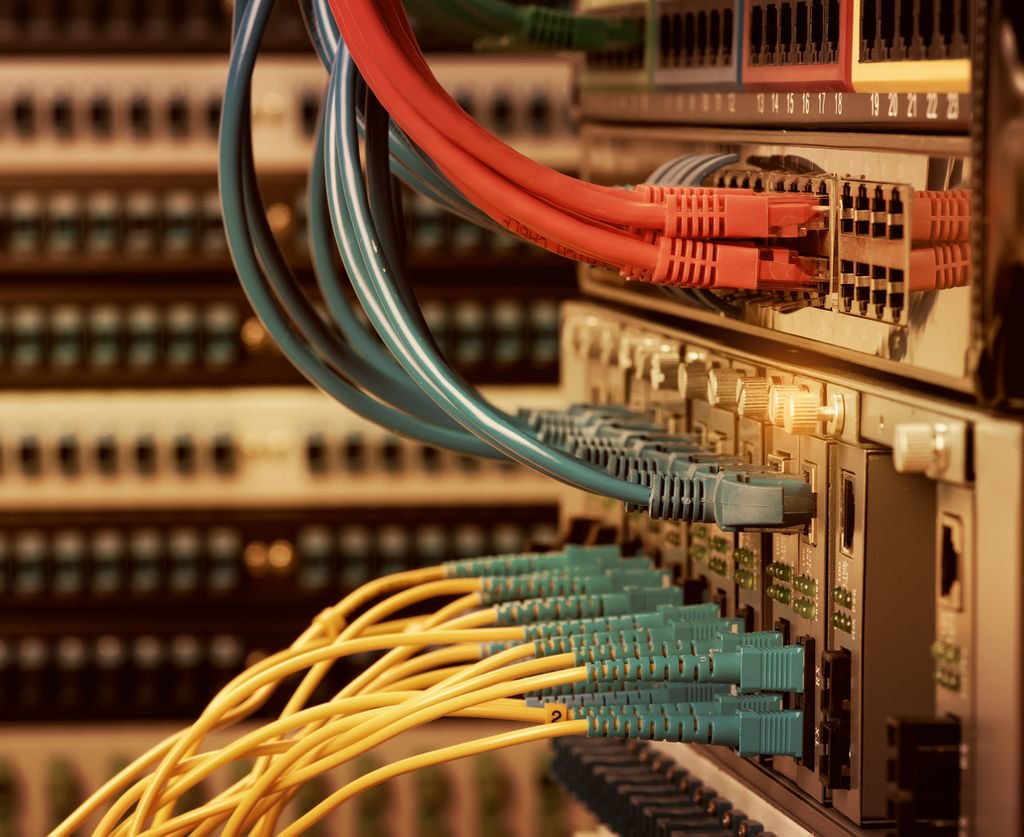 stichtingDHPA's tweet photo. Vorig jaar brachten wij onze basisstudie uit naar het fundament van de digitale economie #digitaleinfrastructuur Dat deden we samen met @DutchDatacenter en @ispconnect Deze studie is hier beschikbaar: https://t.co/oHMtexGH7y #DHPA #trustedcloudexperts https://t.co/gKlBTCFmNb