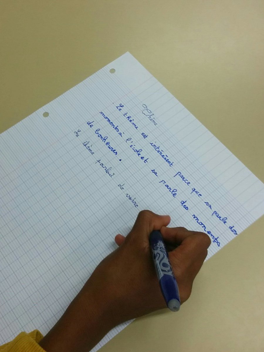 camus95CM1's tweet photo. Aujourd'hui projet Étamine lecteur. Chacun donne son avis sur des histoires écrites par d'autres élèves d'autres écoles ! https://t.co/6oBRF2B89O