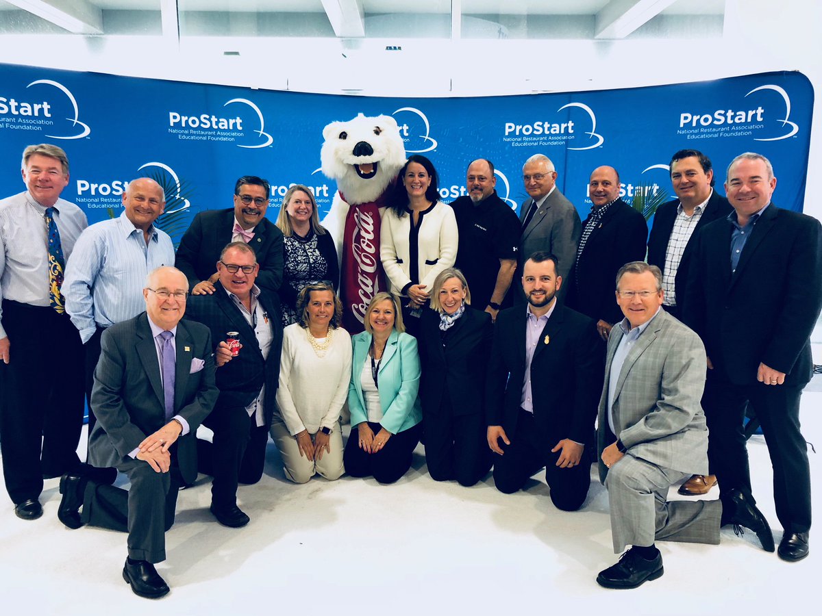 OracleHosp's tweet image. Another amazing @ProStart weekend at #NPSI2018! Thanks to @NRAEF - we had a great time seeing the #FutureofRestaurants compete. Congrats to all the student participants!!! #goprov