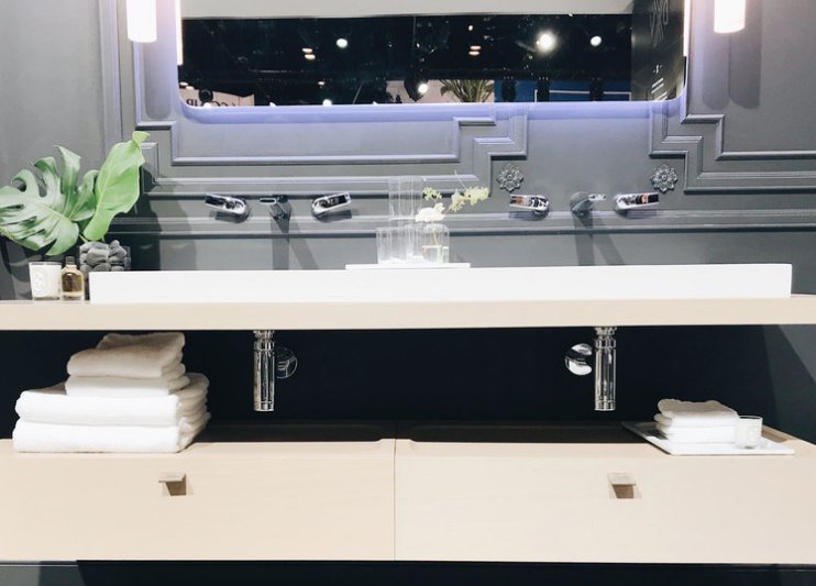 DXV's tweet photo. Just one of many features to look forward to from our #DXVModulus collection is customizable storage - a detail that caught @NylaFree's eye during #BlogTourKBIS. https://t.co/Ldi9PnswFC https://t.co/xWYzyYY7wp
