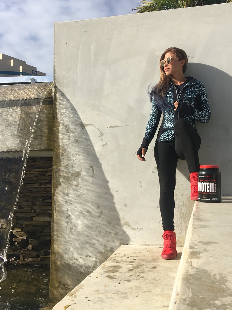 MriosBm's tweet photo. Feel like a boss with the products of @insanelabz
 @insanelabzambassador
buy it now 💪🏽
👉🏼Enter the website with our code and you will have a 20% off ▶️code = ForwardFit20 ▶️website = https://t.co/ZfyuOWWkKN 
#insanelabz #insanelabzambassador #teaminsanelabz https://t.co/VFEYWG0Mzq