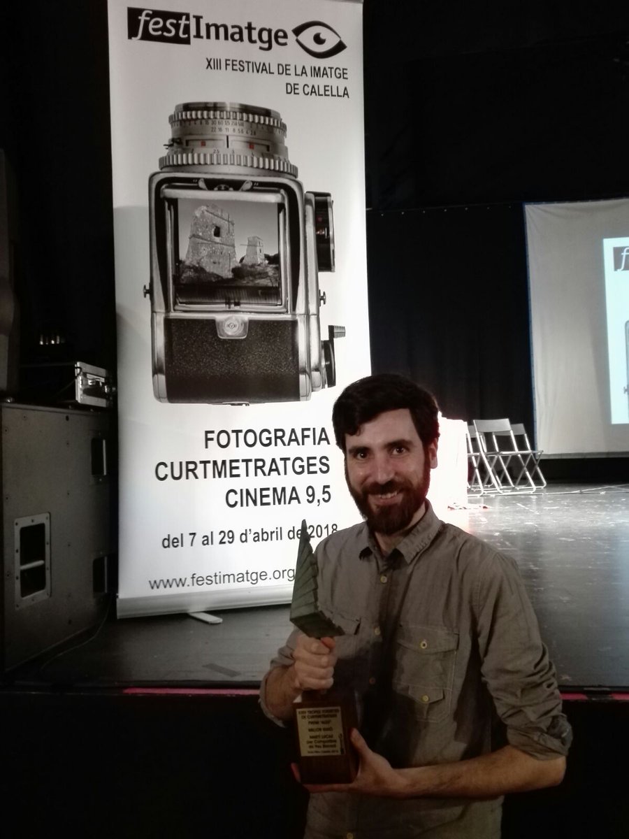 martilucasfeliu's tweet photo. Recollint el premi a millor guió per @Compatible_film al @festimatge #festimatge18 #curtmetratges https://t.co/PQ349IvwoW